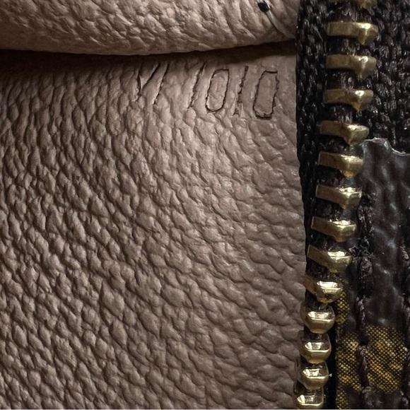 💌SOLD❤️LOUIS VUITTON❤️Monogram Poche Toilette Cosmetic Bag Toiletry Pouch - Picture 8 of 12